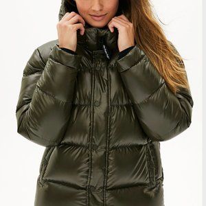 TNA Artizia High Gloss Super Puff